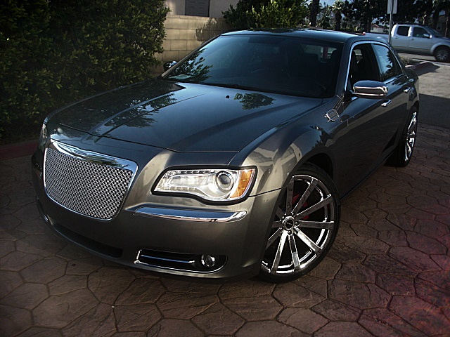 12Chrysler300LtdPDM/23a40.JPG