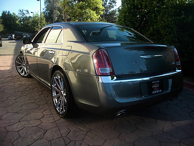 12Chrysler300LtdPDM/23a40.JPG