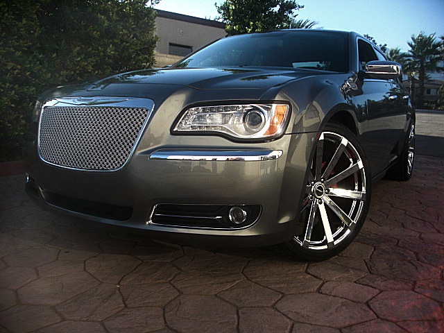 12Chrysler300LtdPDM/23a40.JPG