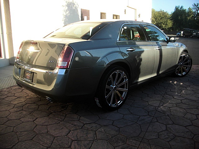 12Chrysler300LtdPDM/23a40.JPG