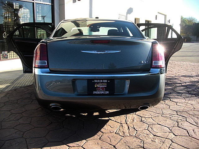 12Chrysler300LtdPDM/25s19.JPG