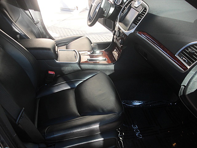 12Chrysler300LtdPDM/25s18.JPG