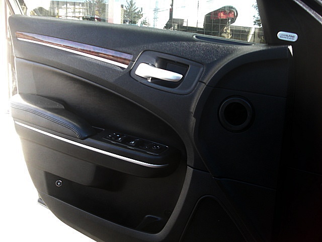 12Chrysler300LtdPDM/25s18.JPG