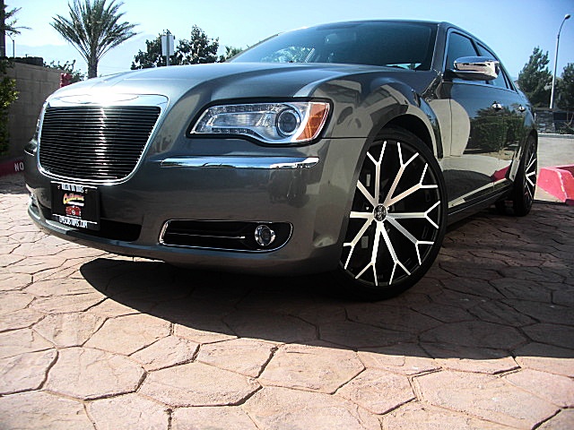 12Chrysler300LtdPDM/25aa35.JPG