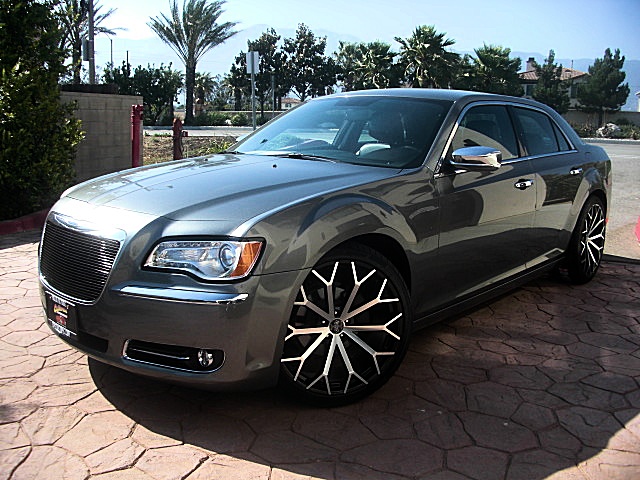 12Chrysler300LtdPDM/25aa35.JPG