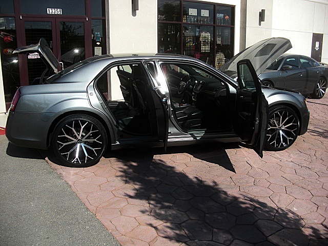 12Chrysler300LtdPDM/25aa35.JPG