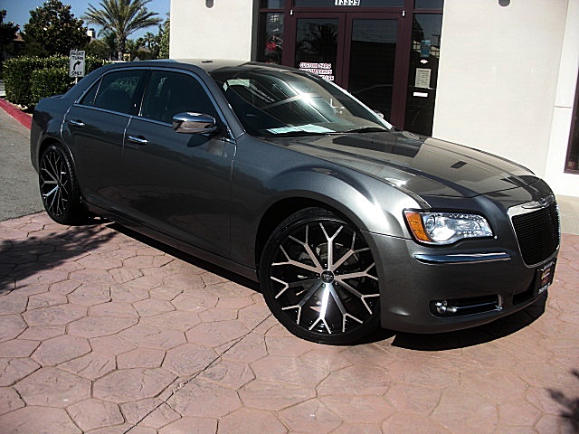 12Chrysler300LtdPDM/25aa35.JPG