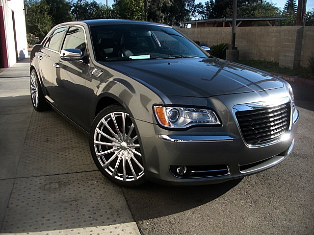 12Chrysler300LtdPDM/25c45.JPG