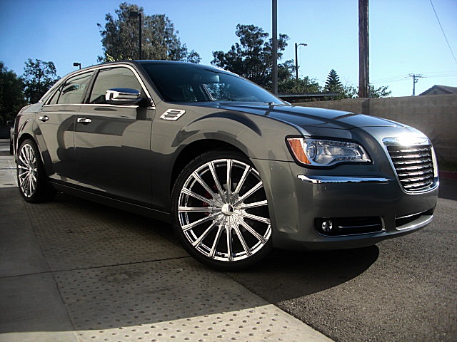 12Chrysler300LtdPDM/25c45.JPG