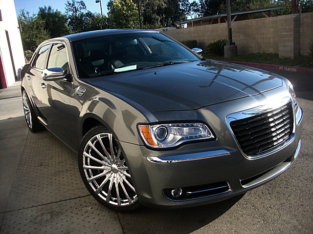 12Chrysler300LtdPDM/25c45.JPG
