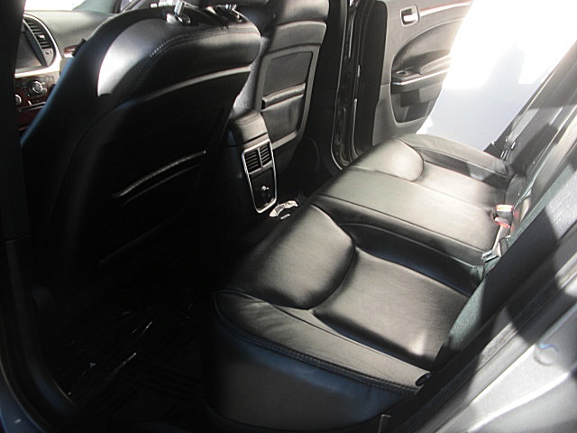 12Chrysler300LtdPDM/25c42.JPG