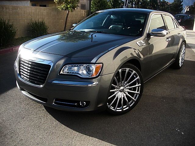 12Chrysler300LtdPDM/25c45.JPG