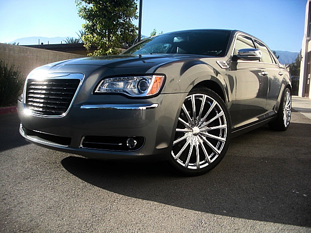 12Chrysler300LtdPDM/25c45.JPG