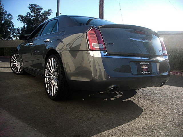 12Chrysler300LtdPDM/25c45.JPG