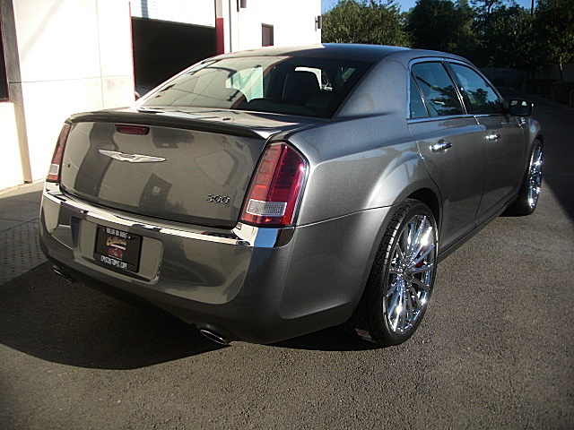 12Chrysler300LtdPDM/25c45.JPG