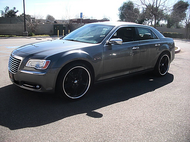 12Chrysler300LtdPDM/25s19.JPG