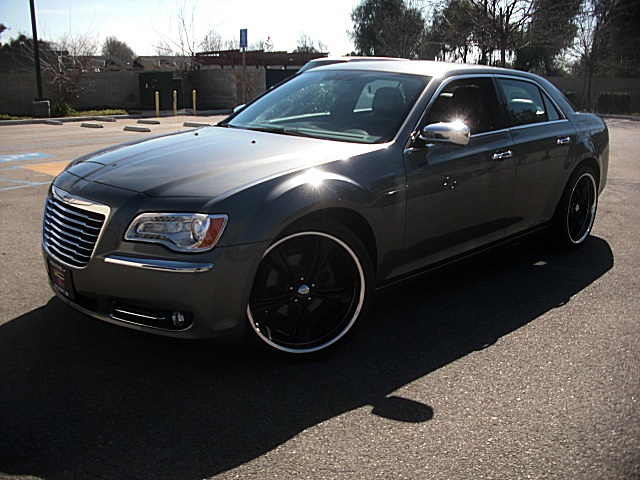 12Chrysler300LtdPDM/25s19.JPG