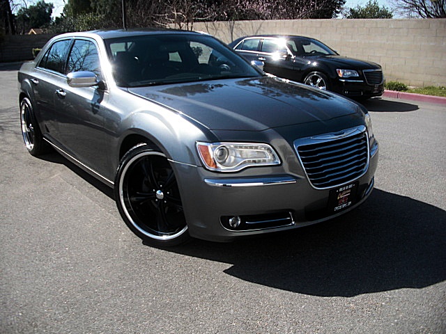 12Chrysler300LtdPDM/25s19.JPG
