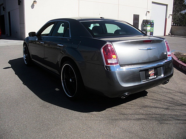 12Chrysler300LtdPDM/25s19.JPG