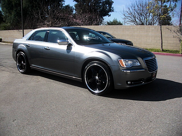 12Chrysler300LtdPDM/25s19.JPG
