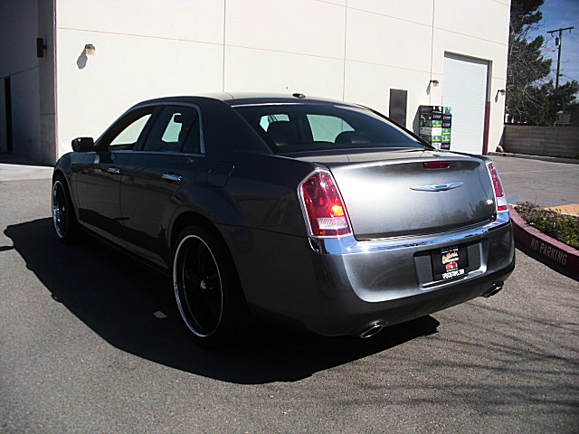 12Chrysler300LtdPDM/25s19.JPG