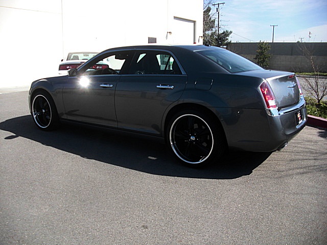 12Chrysler300LtdPDM/25s19.JPG