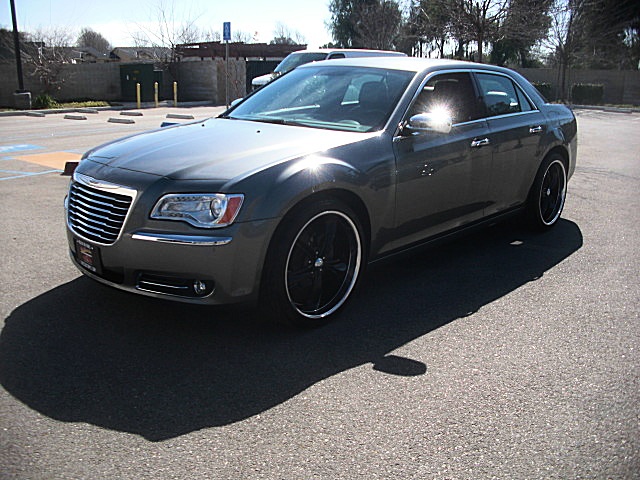 12Chrysler300LtdPDM/25s19.JPG