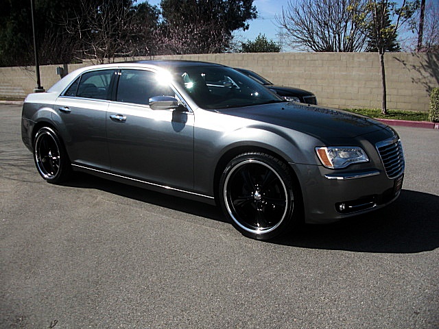 12Chrysler300LtdPDM/25s19.JPG