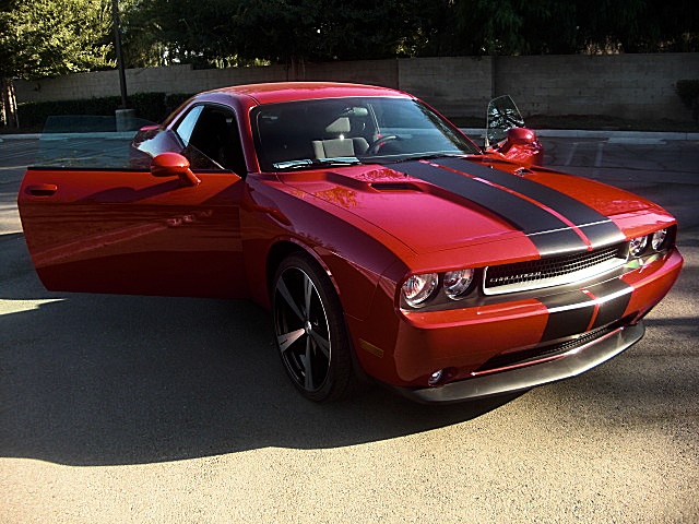 12challengerRed/25d45.JPG