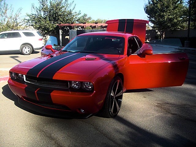 12challengerRed/25d45.JPG