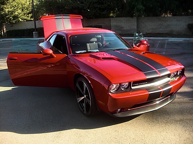 12challengerRed/25d45.JPG
