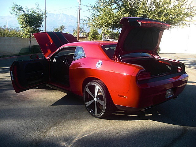 12challengerRed/25d45.JPG