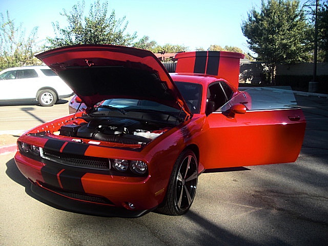 12challengerRed/25d45.JPG