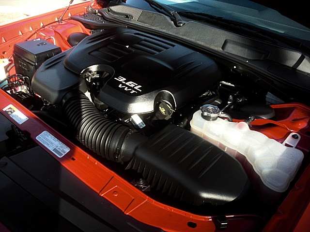 12challengerRed/25d40.JPG