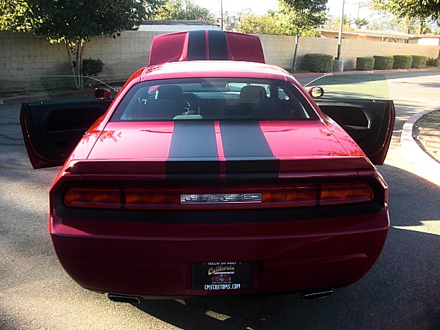 12challengerRed/25d45.JPG