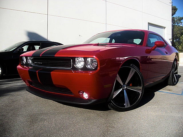 12challengerRed/25d45.JPG
