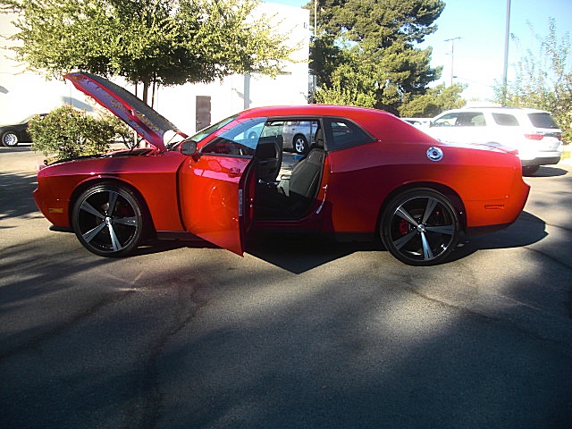 12challengerRed/25d45.JPG