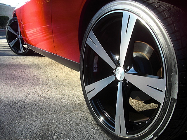12challengerRed/25d40.JPG