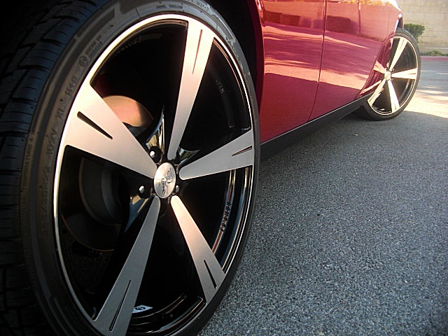 12challengerRed/25d40.JPG