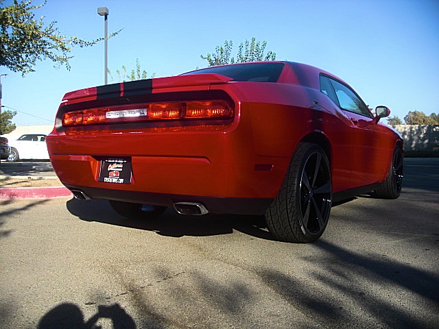 12challengerRed/25d45.JPG