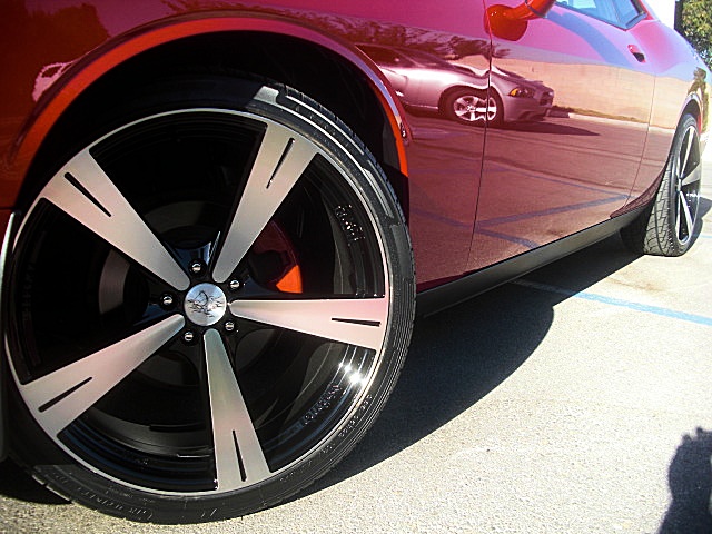 12challengerRed/25d40.JPG