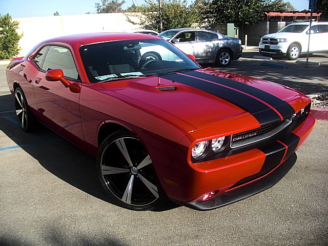 12challengerRed/25d45.JPG