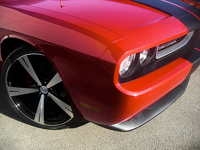 12challengerRed/25d40.JPG
