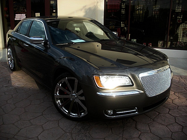 13Chry300cGray/25a27.JPG