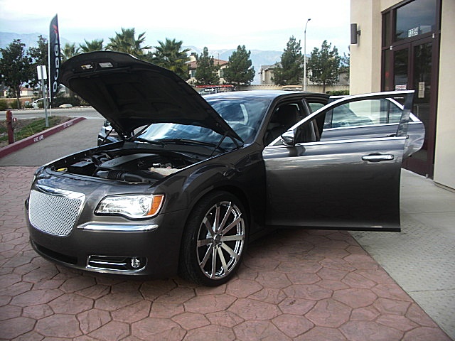 13Chry300cGray/25a27.JPG