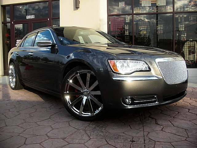 13Chry300cGray/25a27.JPG