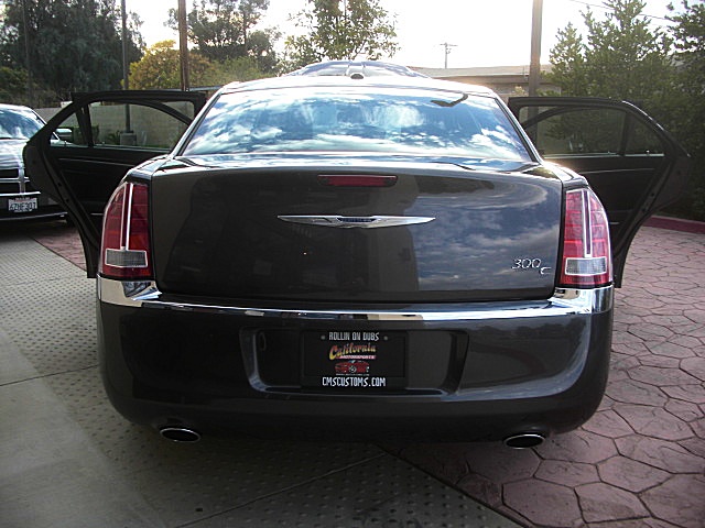 13Chry300cGray/25a26.JPG