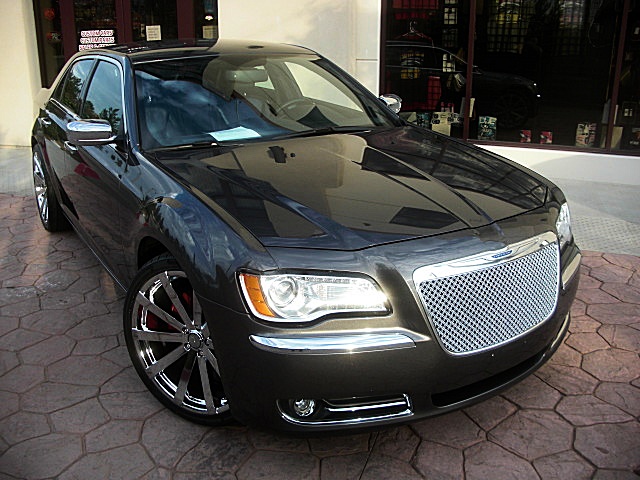 13Chry300cGray/25a27.JPG