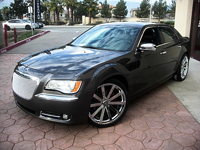 13Chry300cGray/25a27.JPG