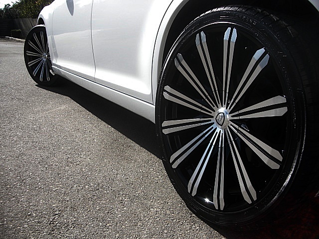 13Chry300white/25a14.JPG